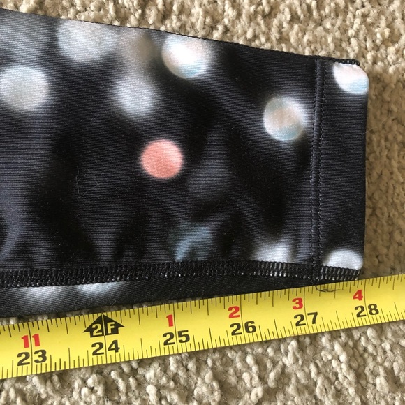 Nike Womens Small Dri-Fit Leggings Circle Dot Print in Black - Picture 9 of 9